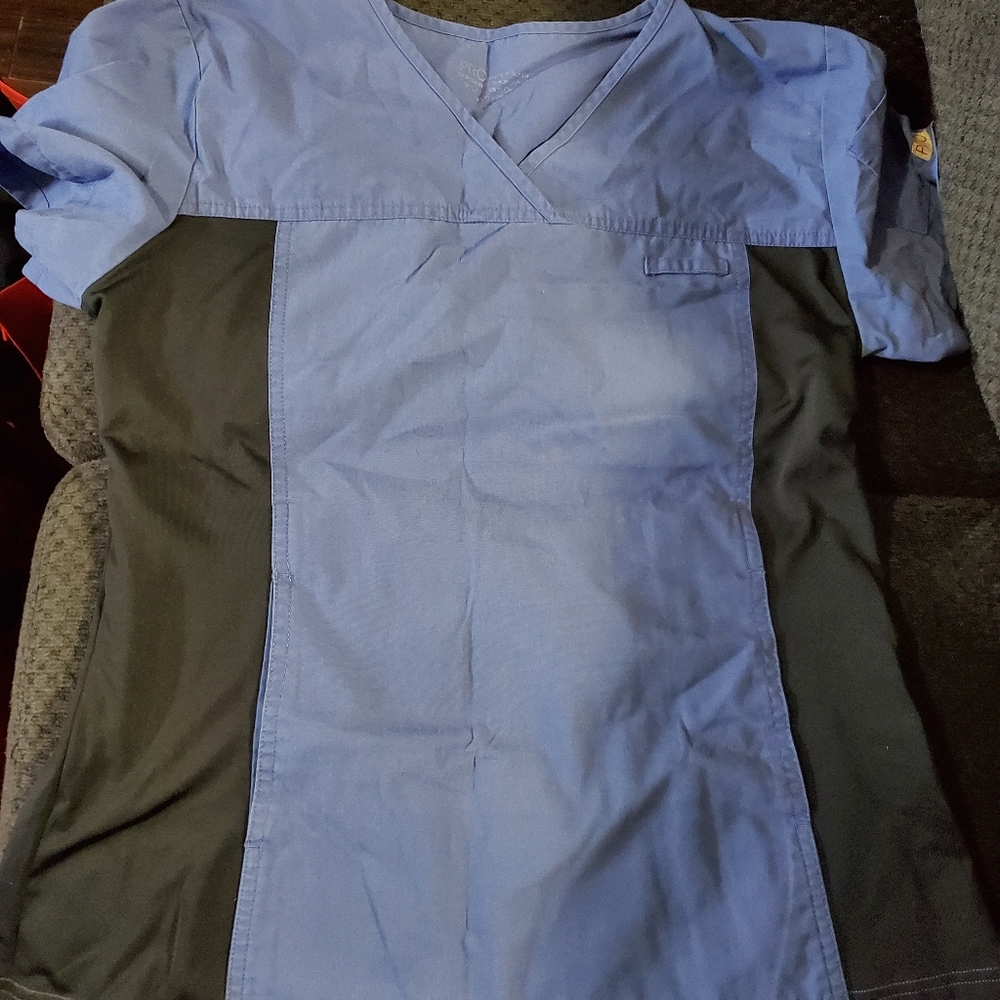 Scrub top